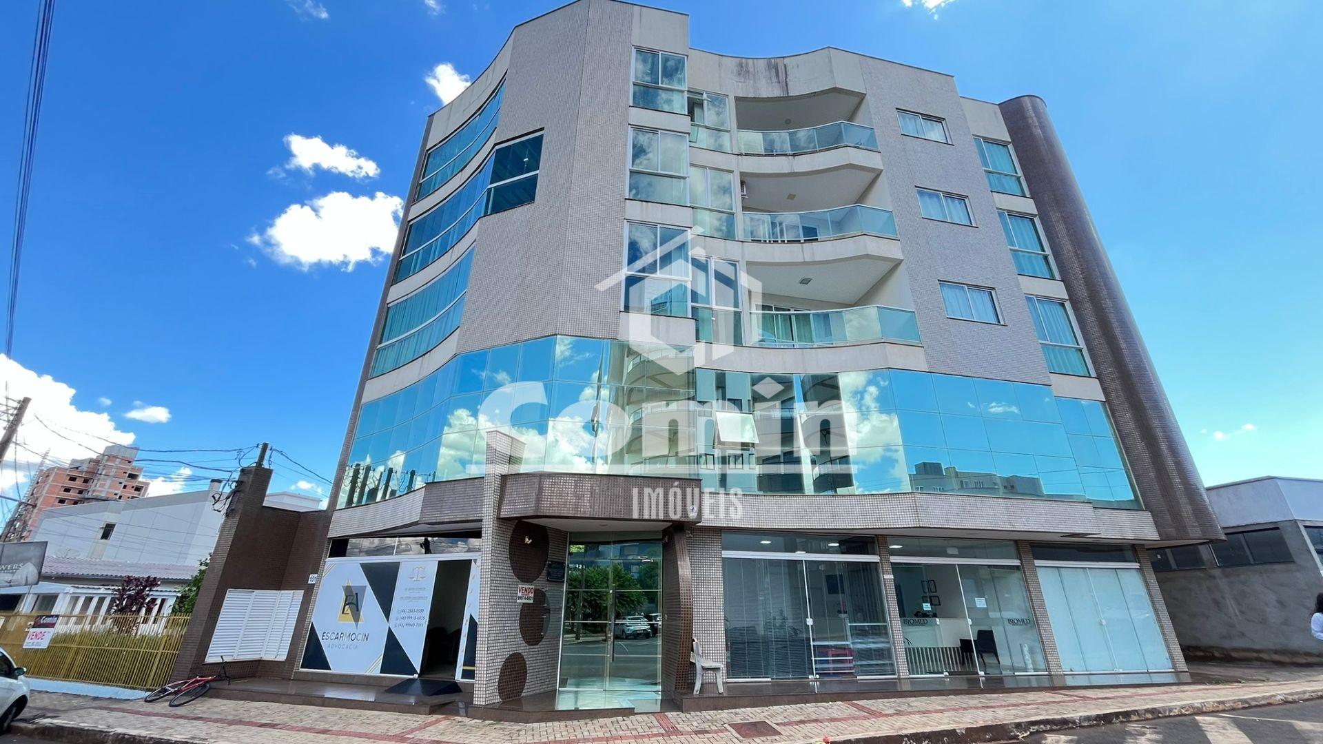 Sala comercial para locação, no primeiro andar do Edifício Poli .