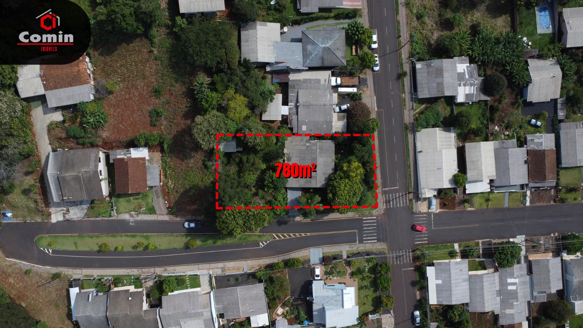 Casa de esquina à venda .