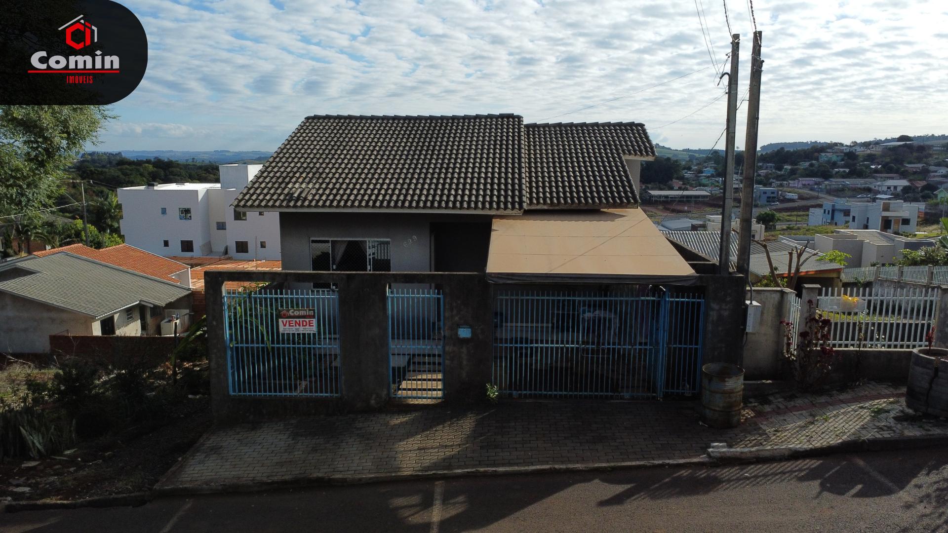 Casa ? venda na Rua Presidente Costa e Silva.