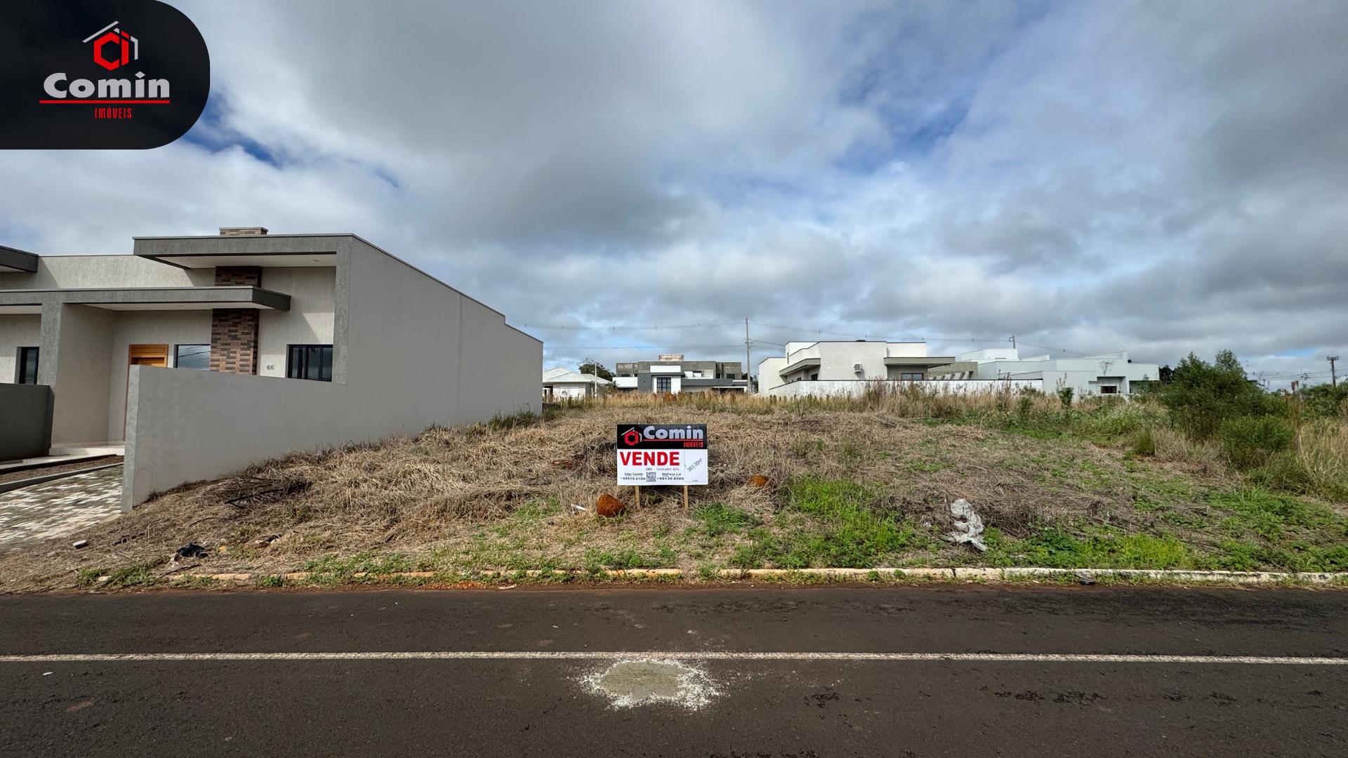 Lote à venda, com 360 metros quadrados, plano e acima do nível...