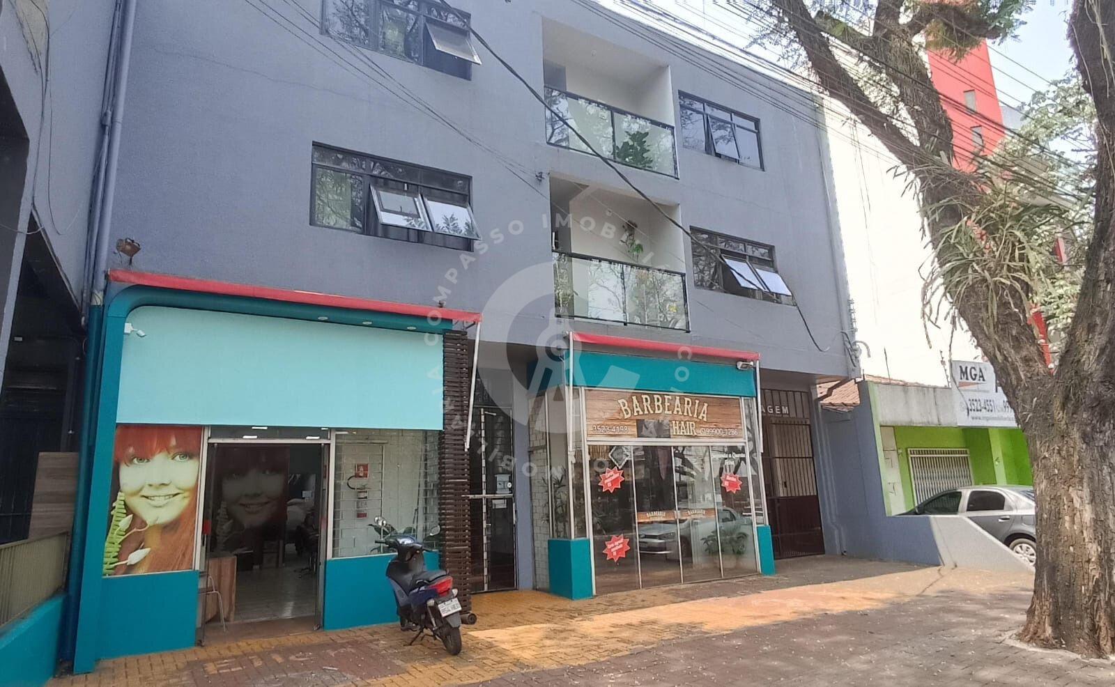 PRÉDIO COMERCIAL E RESIDENCIAL NA AVENIDA PARANÁ