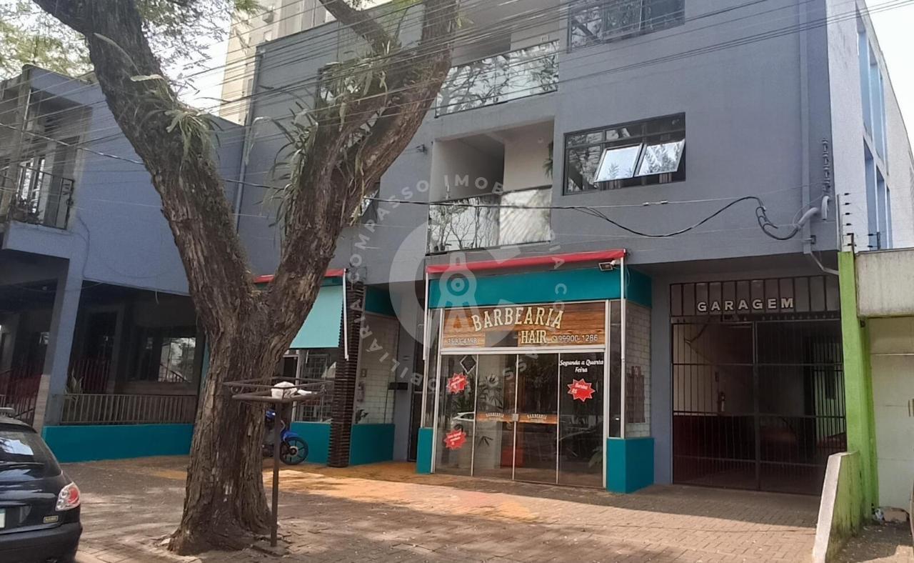 PRÉDIO COMERCIAL E RESIDENCIAL NA AVENIDA PARANÁ