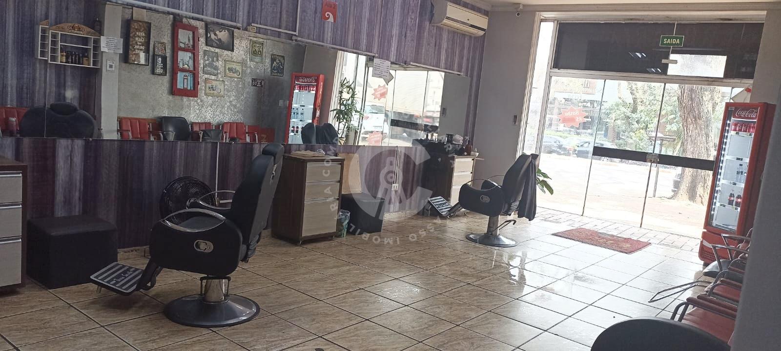 PRÉDIO COMERCIAL E RESIDENCIAL NA AVENIDA PARANÁ