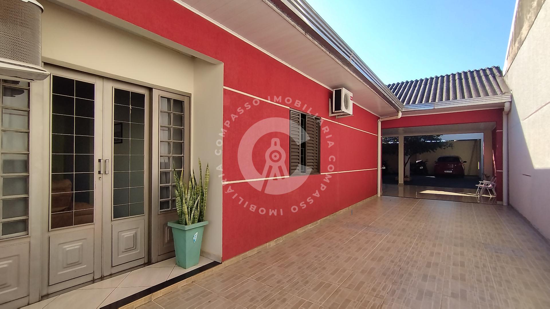 Casa à venda com 04 por R  495.000,00 - na Vila Maracanã - Foz...