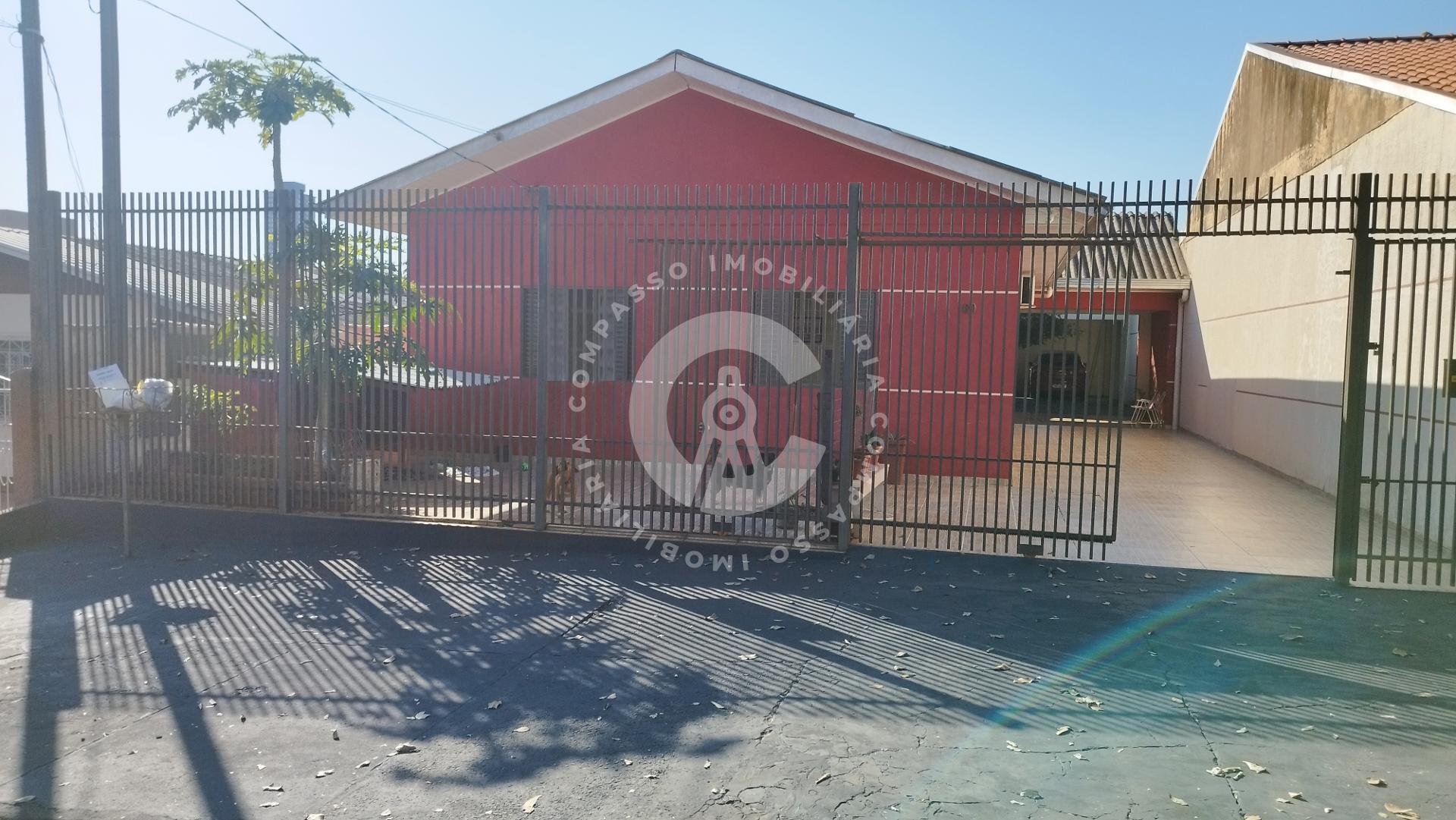 Casa à venda com 04 por R  495.000,00 - na Vila Maracanã - Foz...