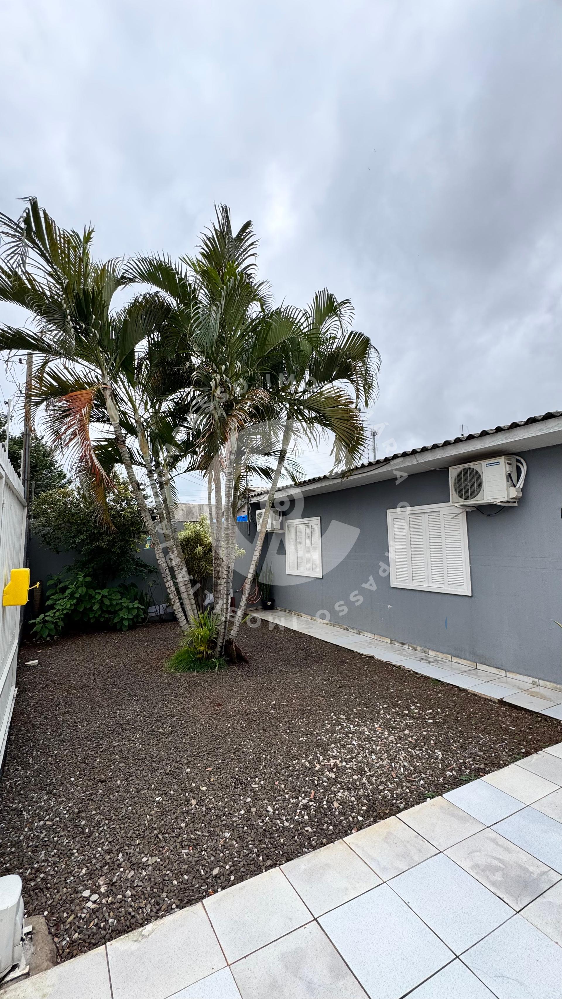 Casa espaçosa a venda Ipê, uma suíte e mais dois quartos, área...