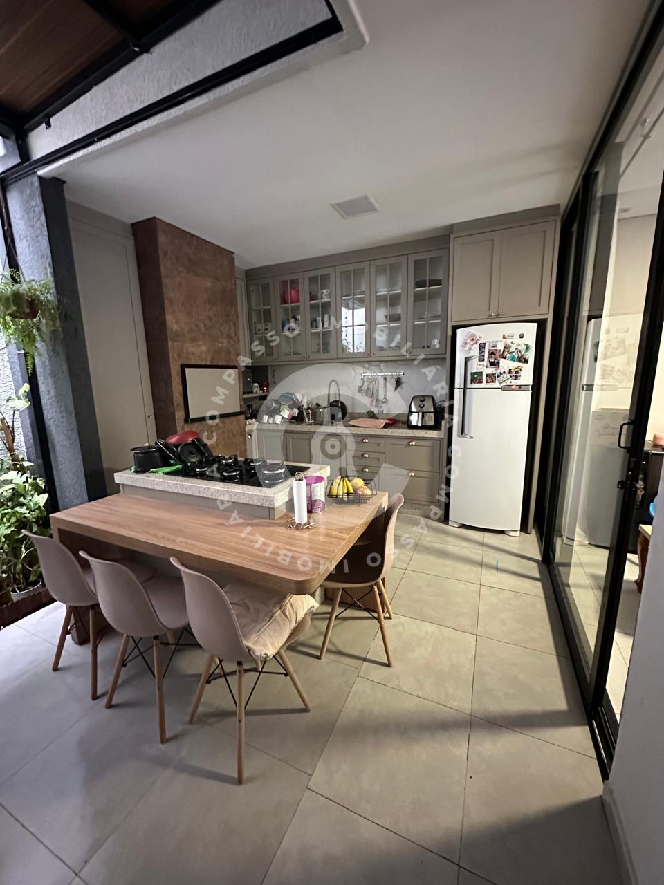 Sobrado com 3 dormitórios à venda, Jardim Karla, FOZ DO IGUACU...