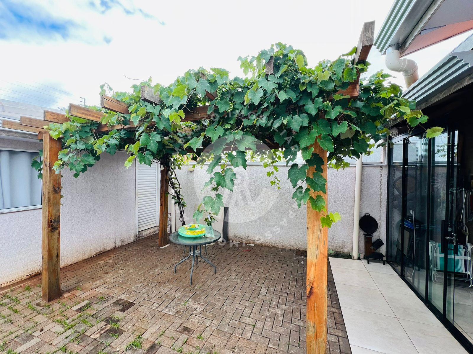 Casa ampla e moderna com 2 suítes no Jardim Esmeralda. Confort...