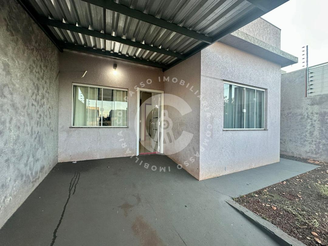 Casa com placas solares e 03 dormitórios no Villa Floratta