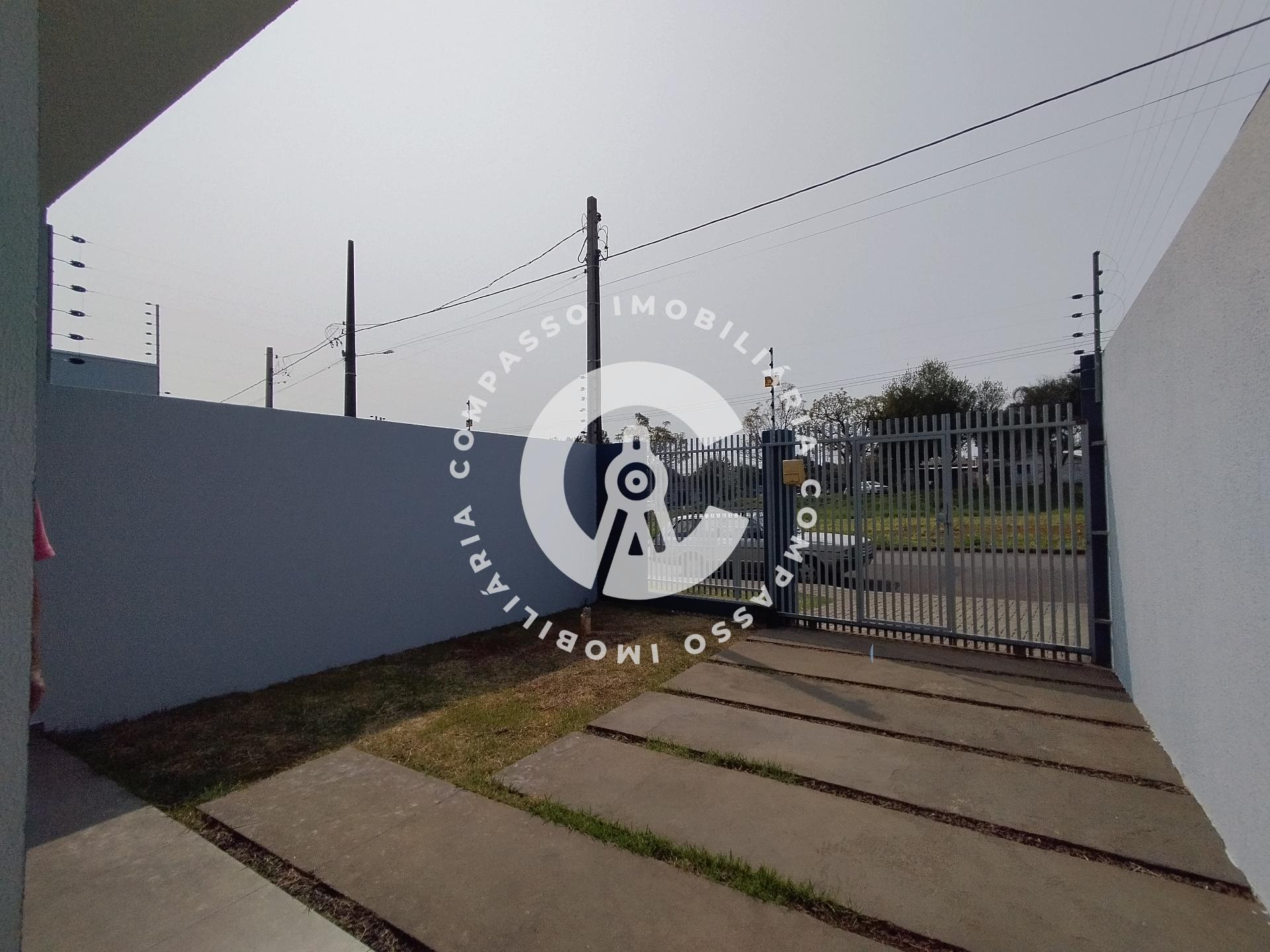 Casa no Nova Andradina com suíte e closet, quintal e garagem, ...