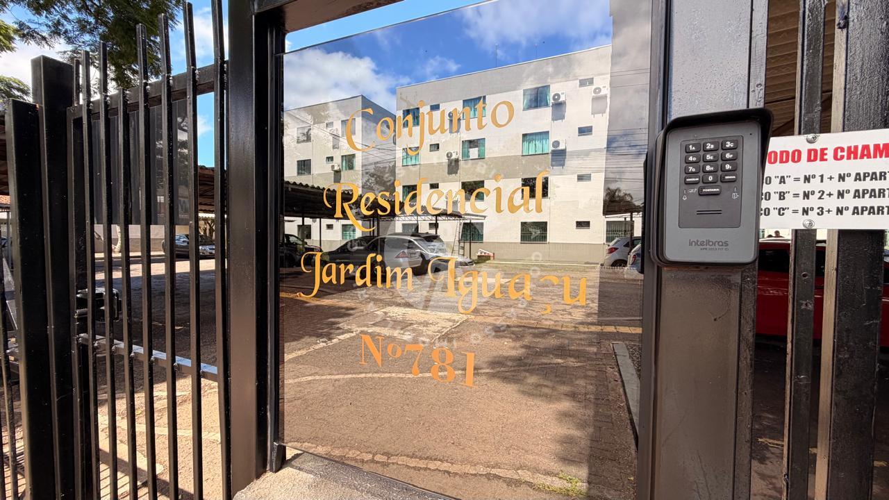 Apartamento reformado com 2 dormitórios à venda por R  280.000...