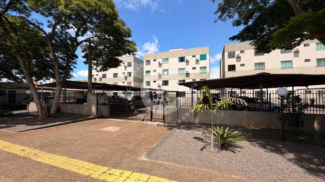 Apartamento reformado com 2 dormitórios à venda por R  280.000...