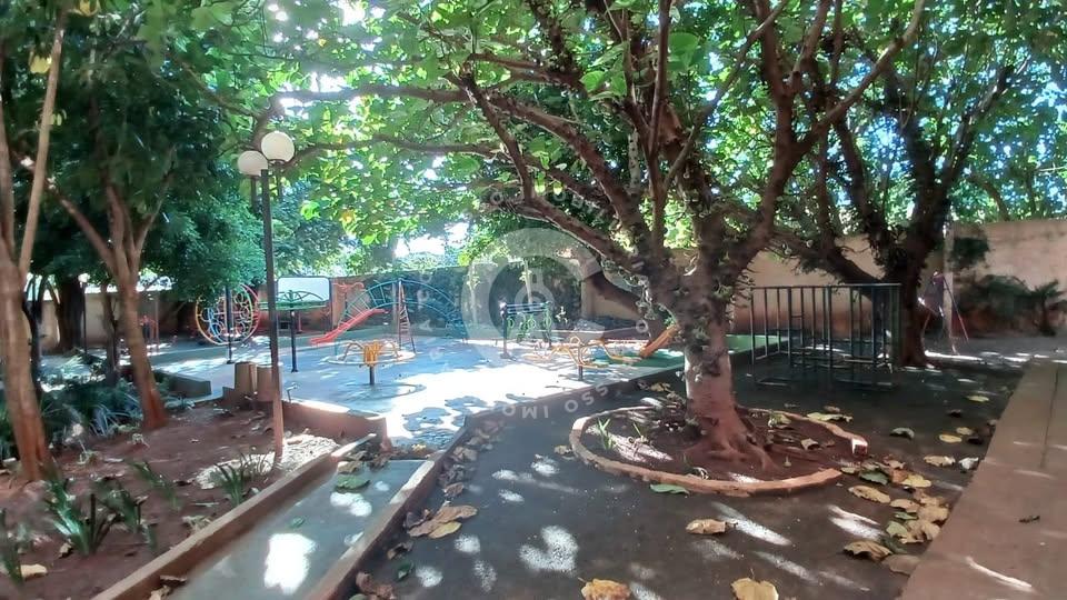 Apartamento com 3 dormitórios e 2 banheiros à venda, Centro, F...