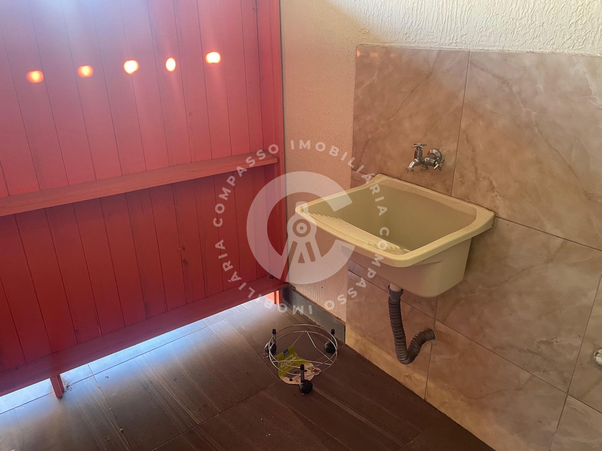 Casa para locação, com 2 quartos no bairro Três Fronteiras, FO...