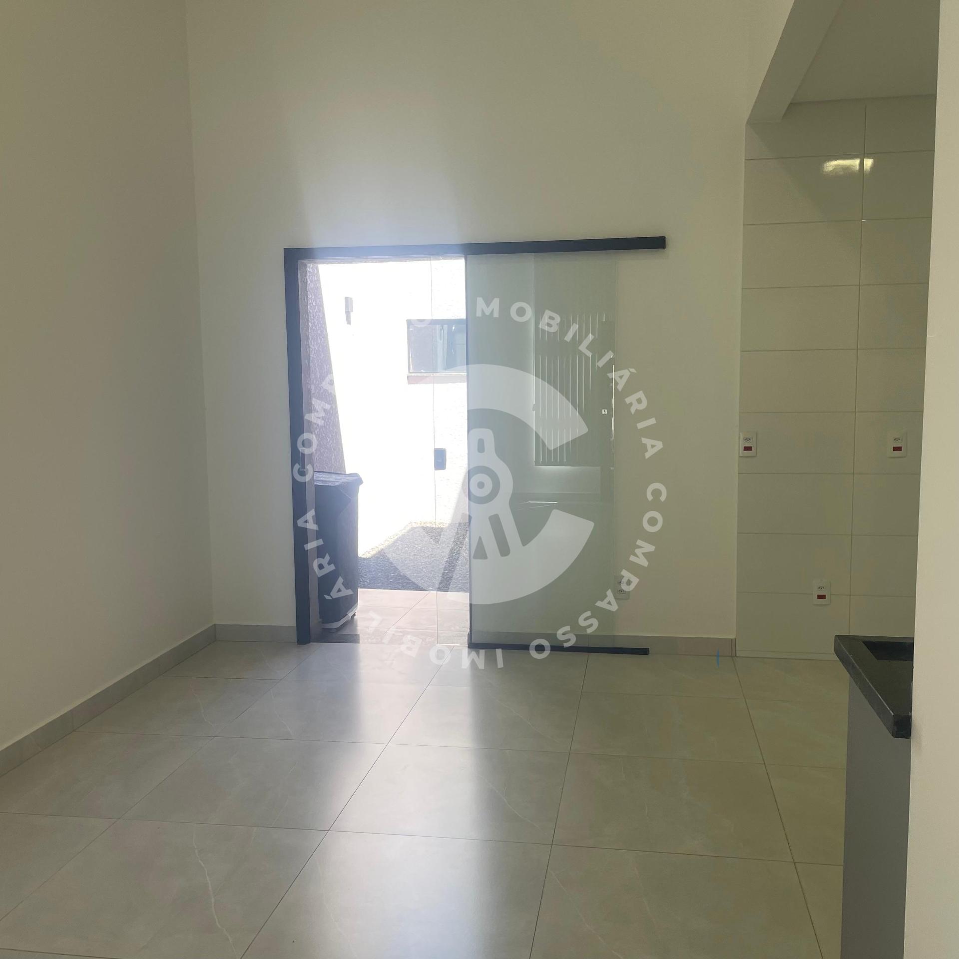 Casa para locação, Vila Carimã com 2 quartos sendo uma suíte c...