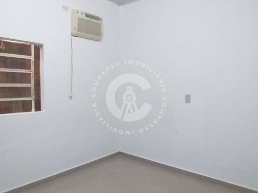 Casa no Profilurb I com suíte, churrasqueira e ótimo padrão 