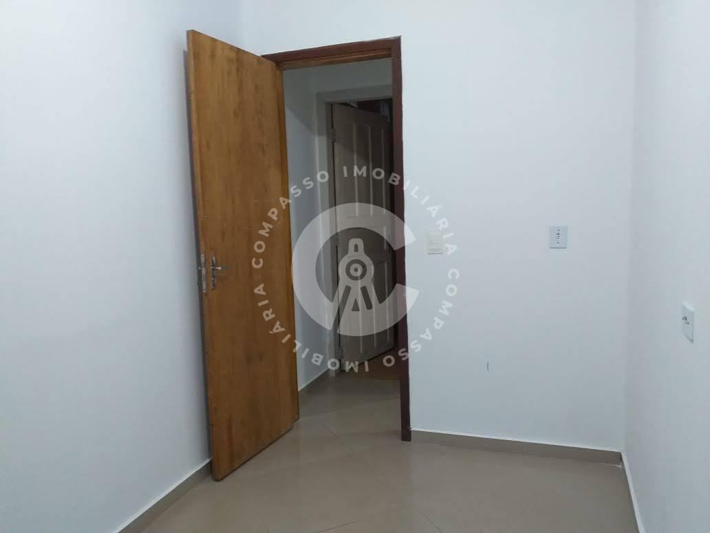 Casa no Profilurb I com suíte, churrasqueira e ótimo padrão 