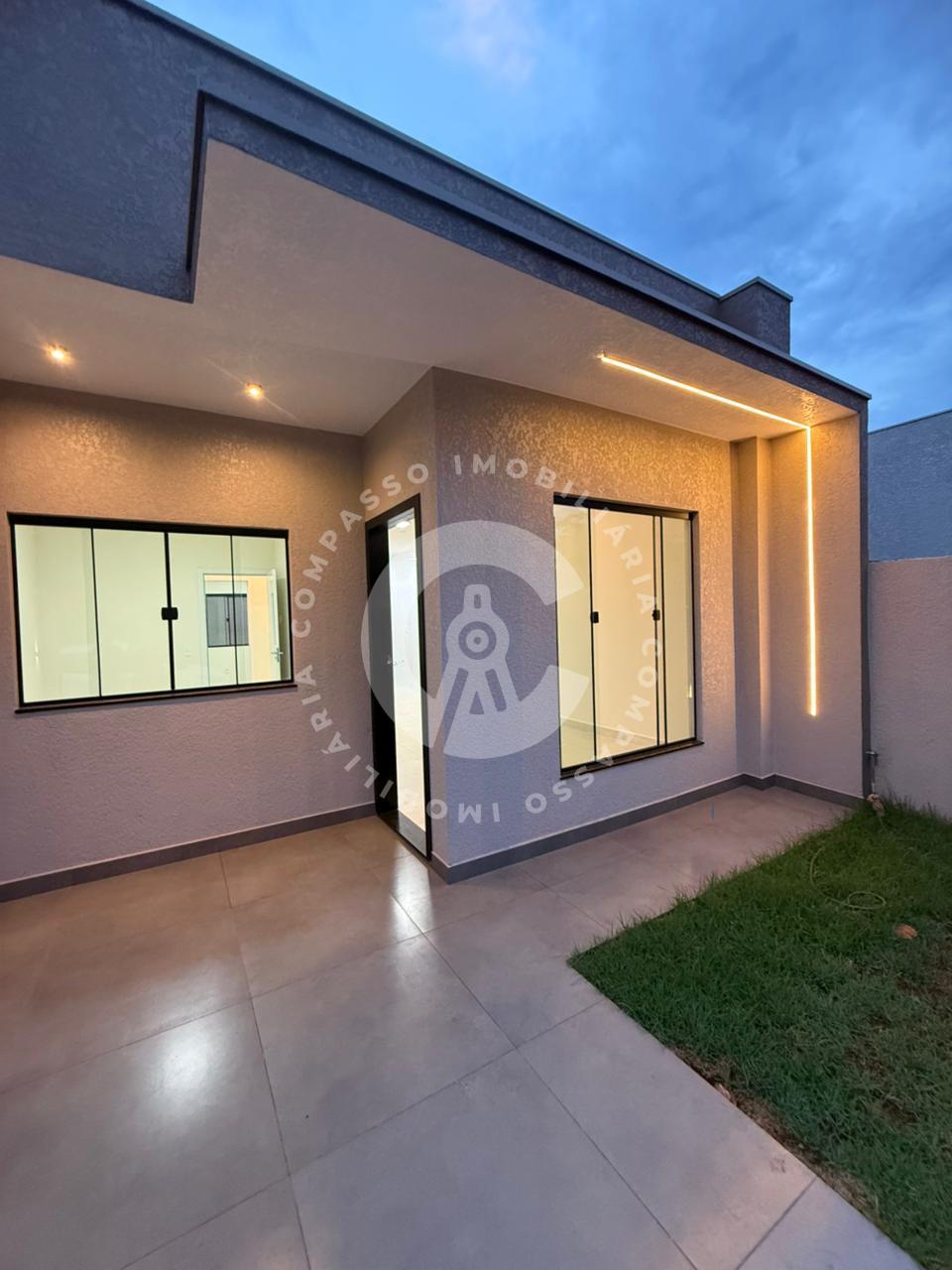 Casa no Parque da Lagoa com 2 quartos e garagem para 2 carros.