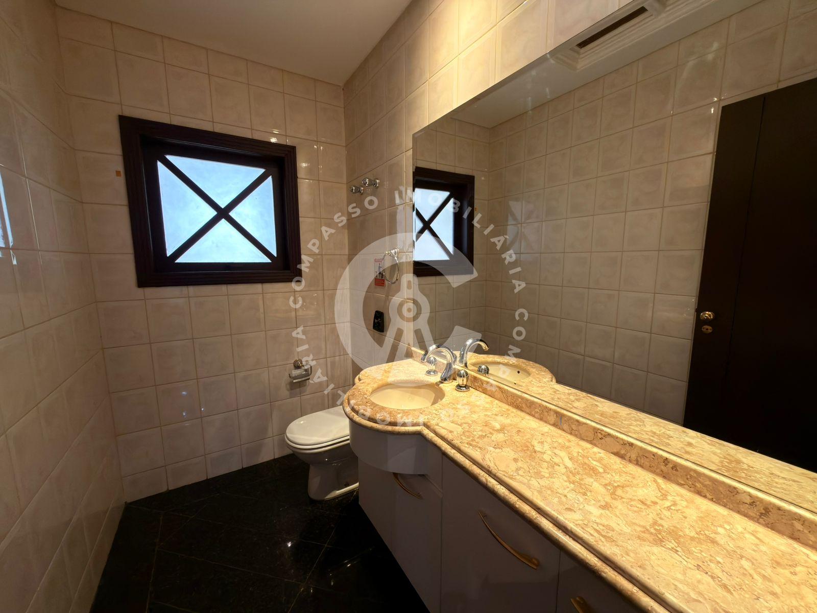 Sobrado com 3 quartos sendo 1 suíte master, Jardim Lancaster, ...