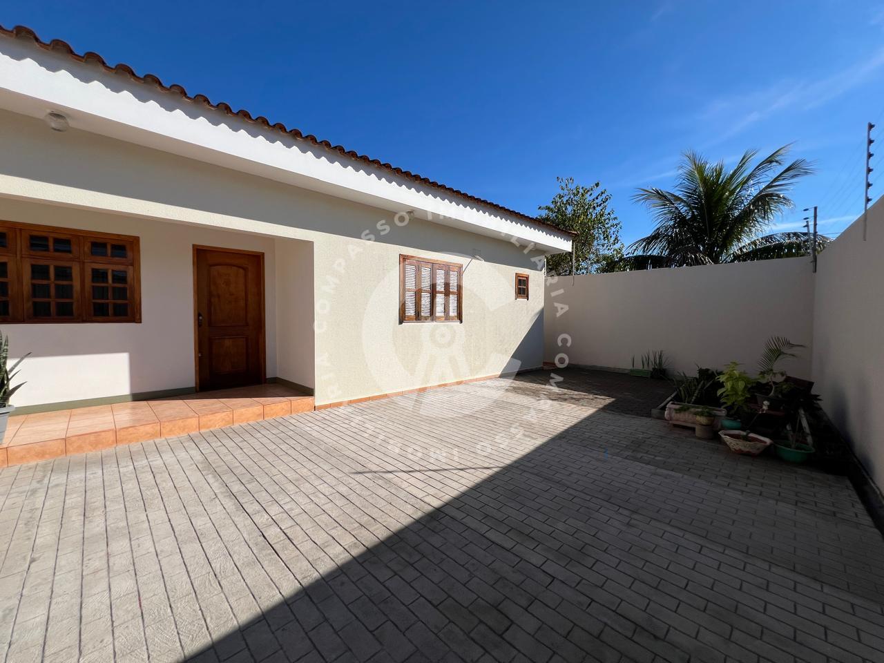 Casa com 3 dormitórios sendo 1 suíte, 245m2, Jardim Bourbon, F...