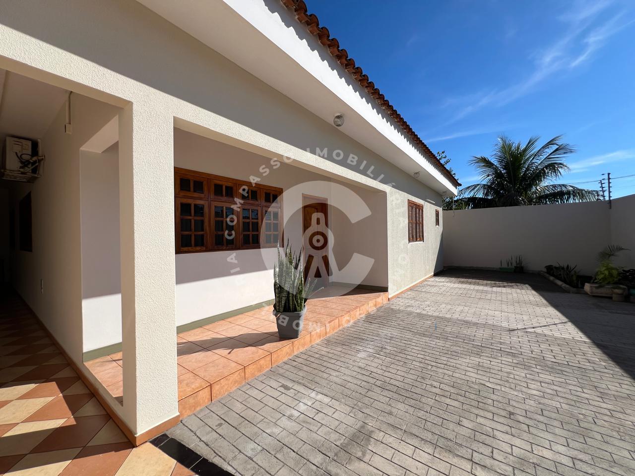 Casa com 3 dormitórios sendo 1 suíte, 245m2, Jardim Bourbon, F...