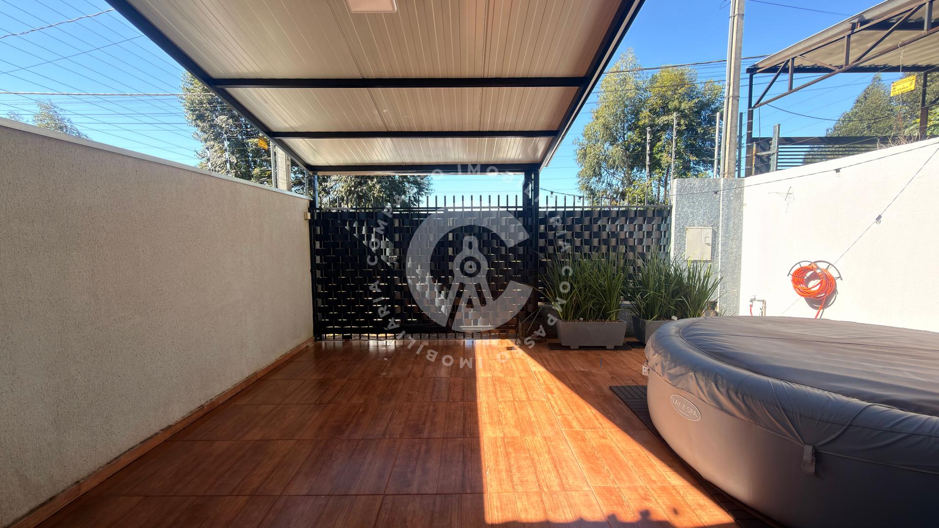 Casa disponível para venda com 02 dormitórios no Vila Floratta