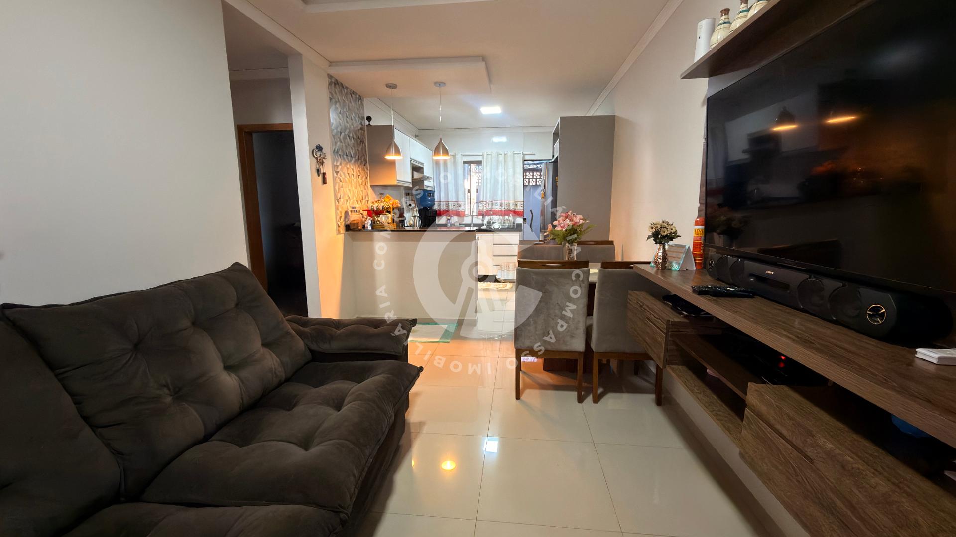 Casa disponível para venda com 02 dormitórios no Vila Floratta