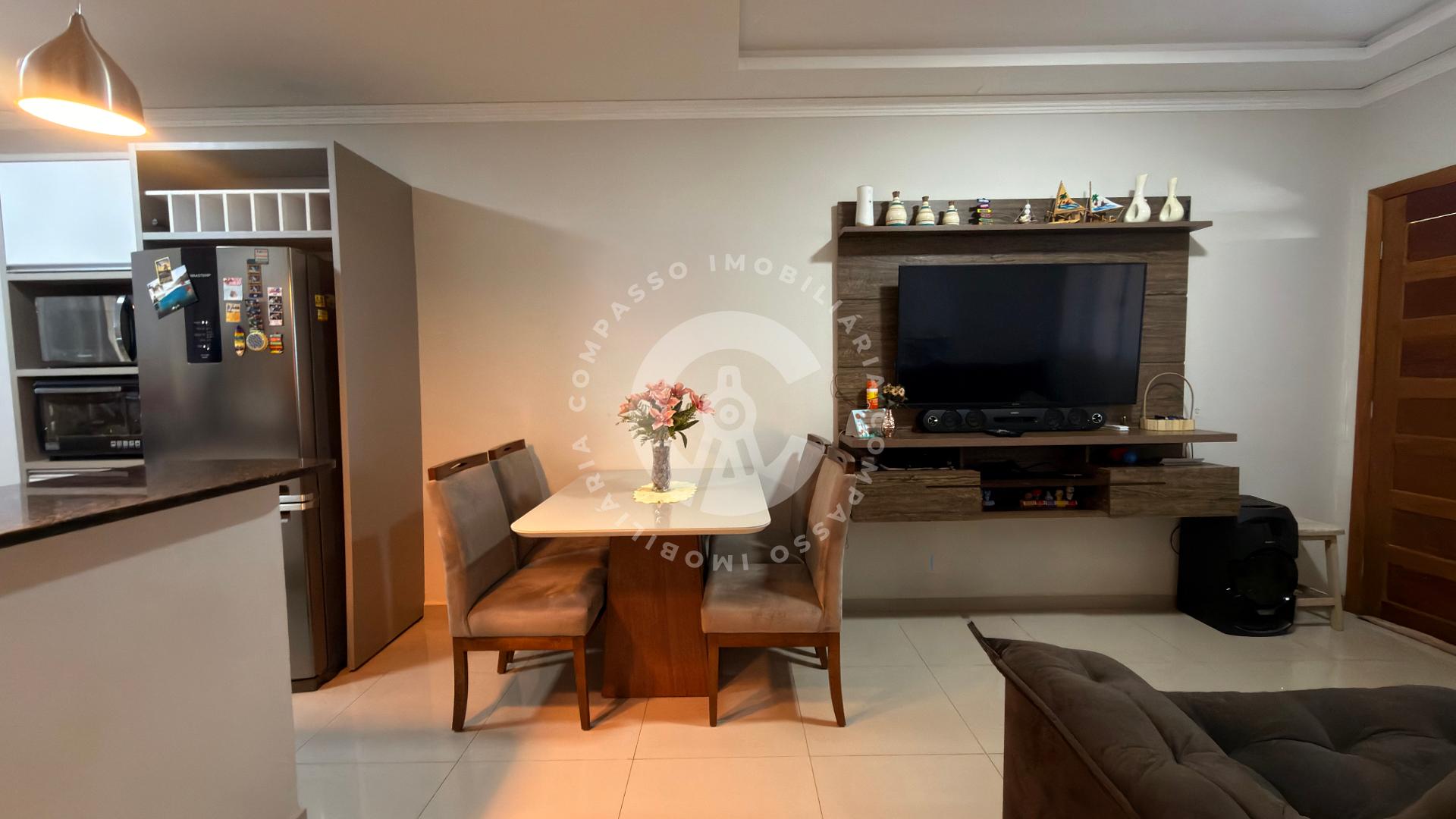 Casa disponível para venda com 02 dormitórios no Vila Floratta