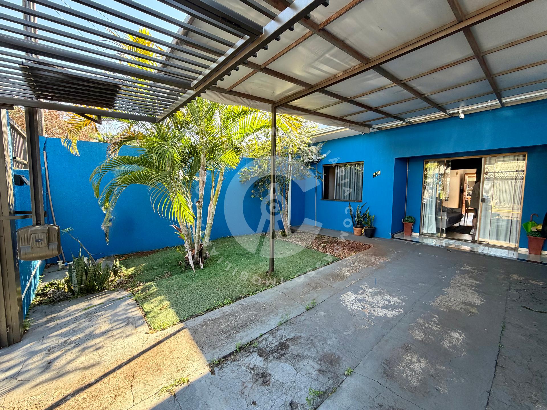 Casa à Venda no Jardim Ipê em Foz do Iguaçu com 2 Quartos e Área Gourmet