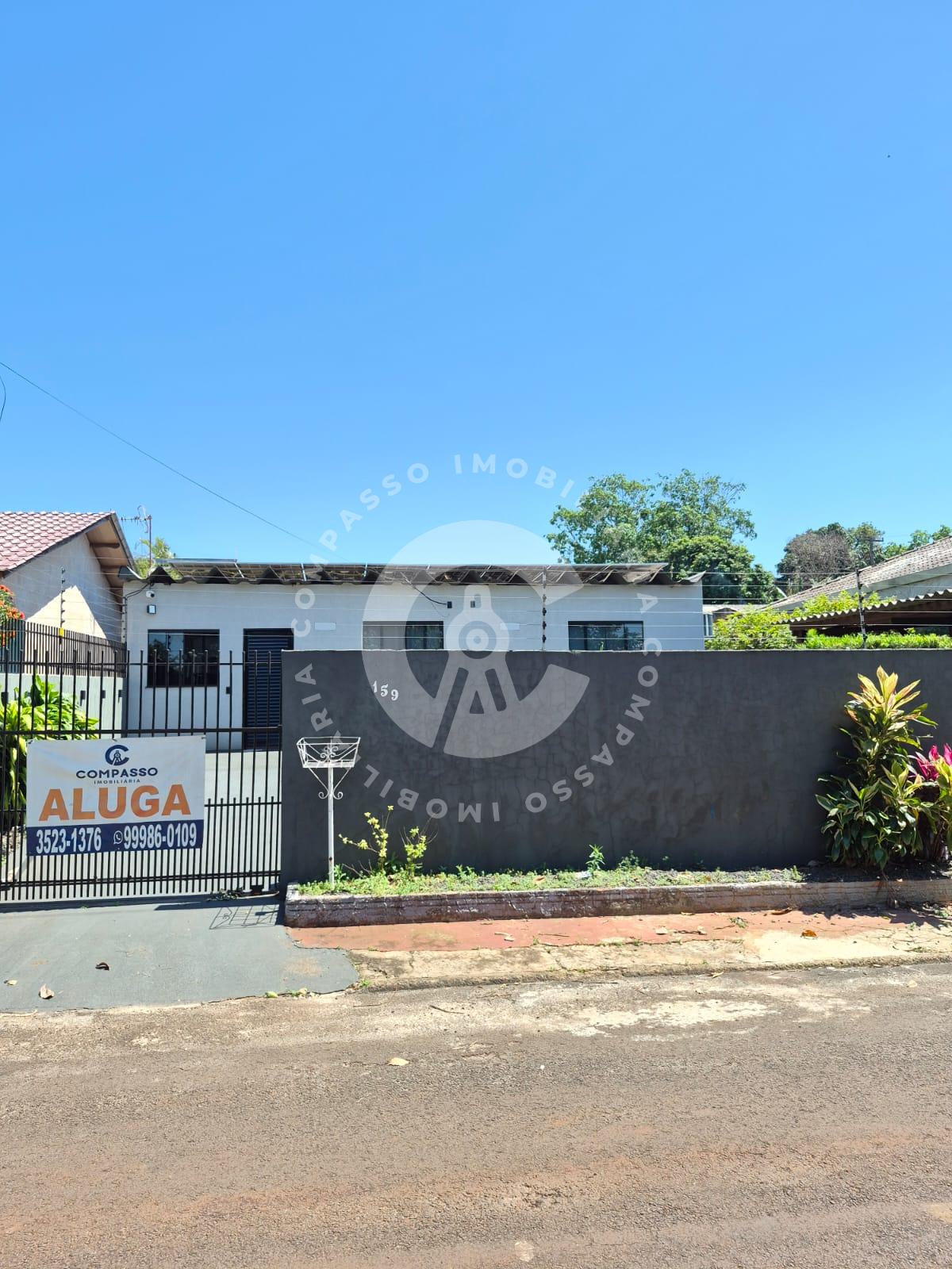 Casa semimobiliada com três dormitórios para locação no Campos do Iguaçu - Foz do IguaçuPR