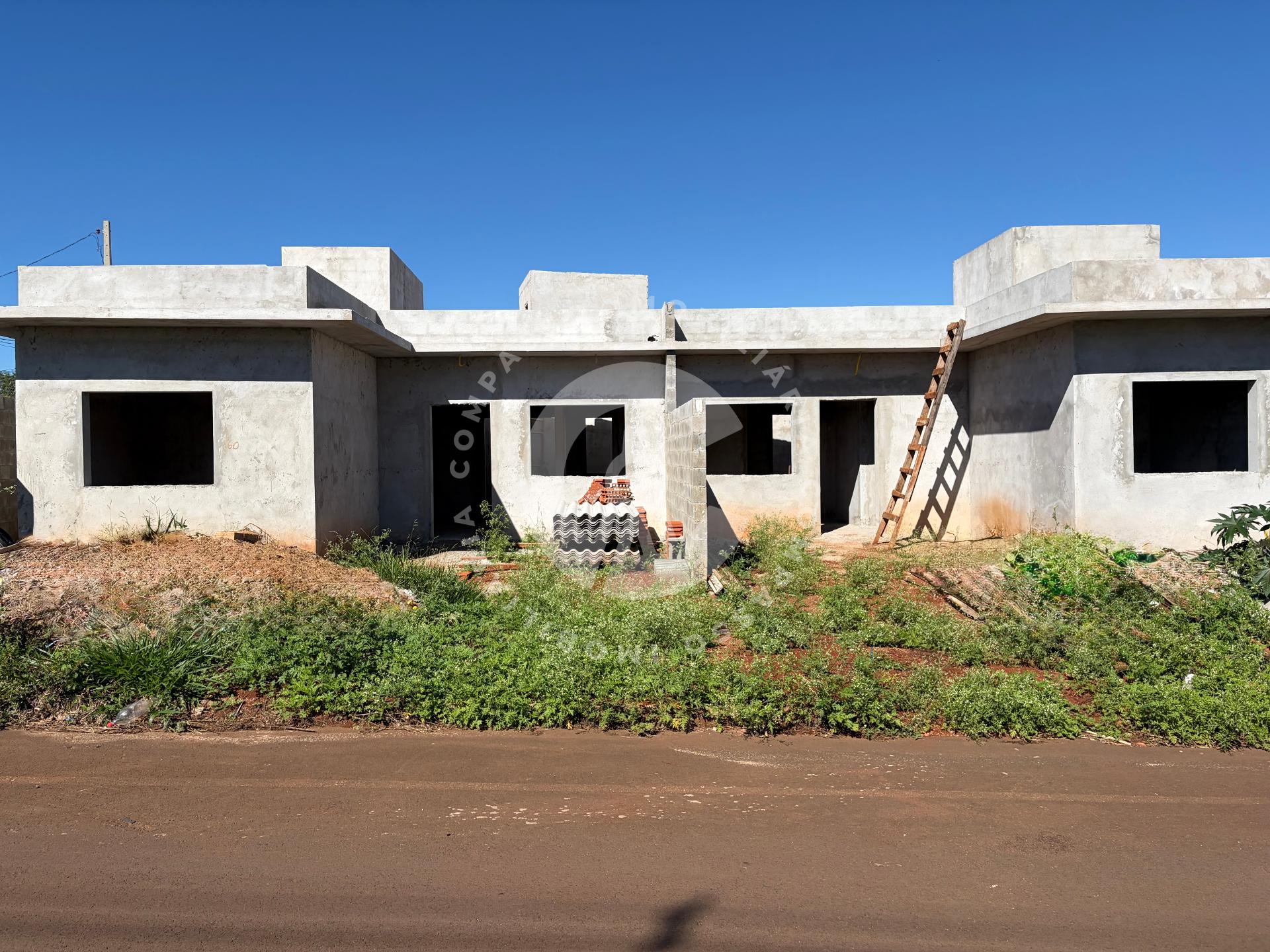 Casa com 2 dormitórios sendo um suíte à venda, Vila Carimã, FO...