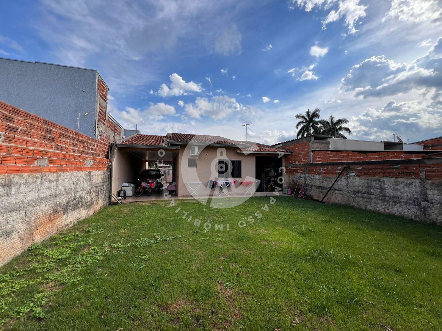 Casa à venda no Bairro sde  Três Lagoas com espaço nos fundos ...