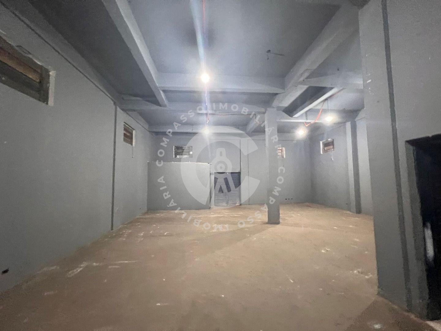 Barracão à venda, 300 m  por R  2.250.000,00 - Parque Monjolo ...