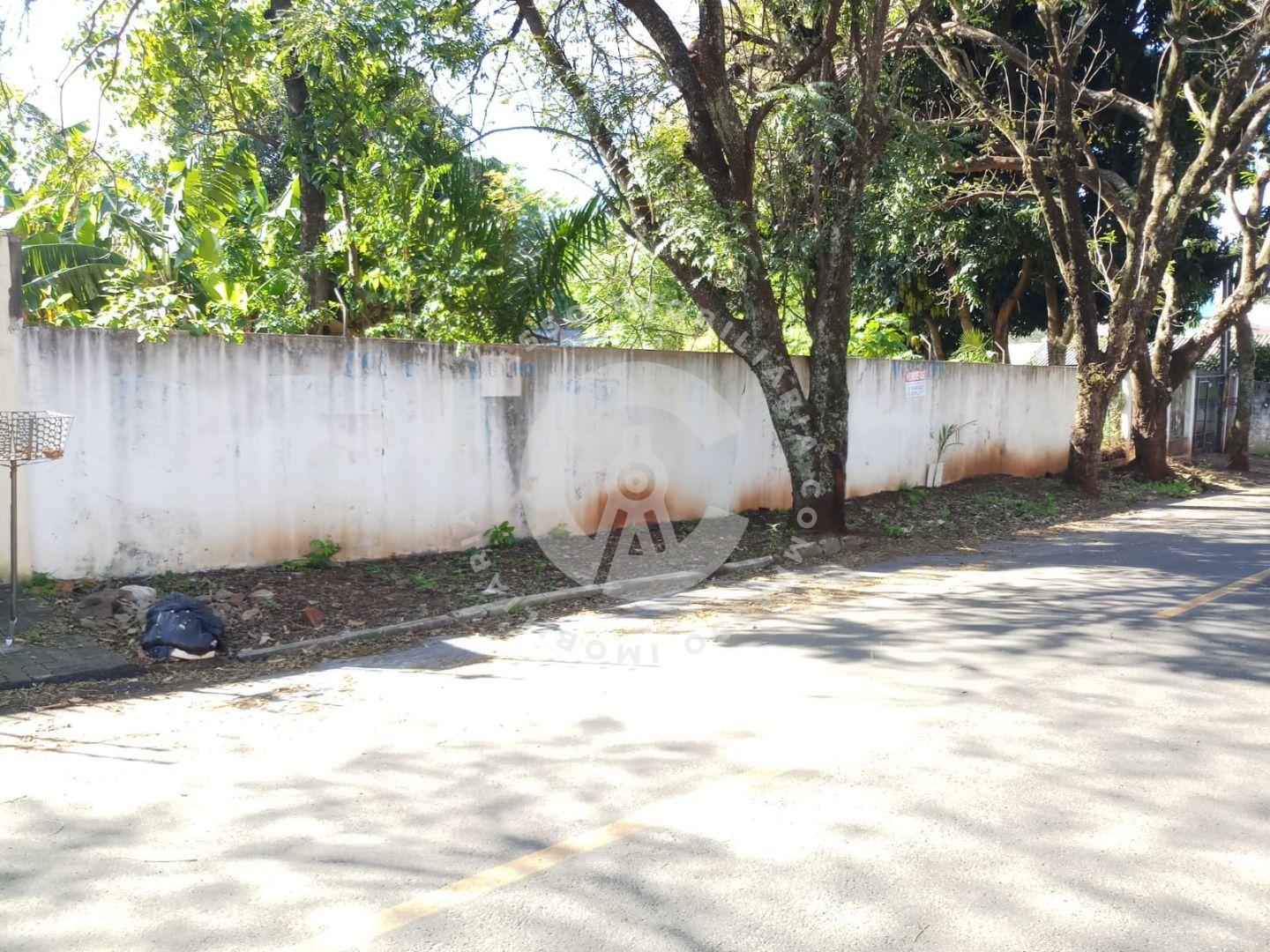 Terreno à venda com 513 m  próximo ao ginásio Costa Cavalcante...