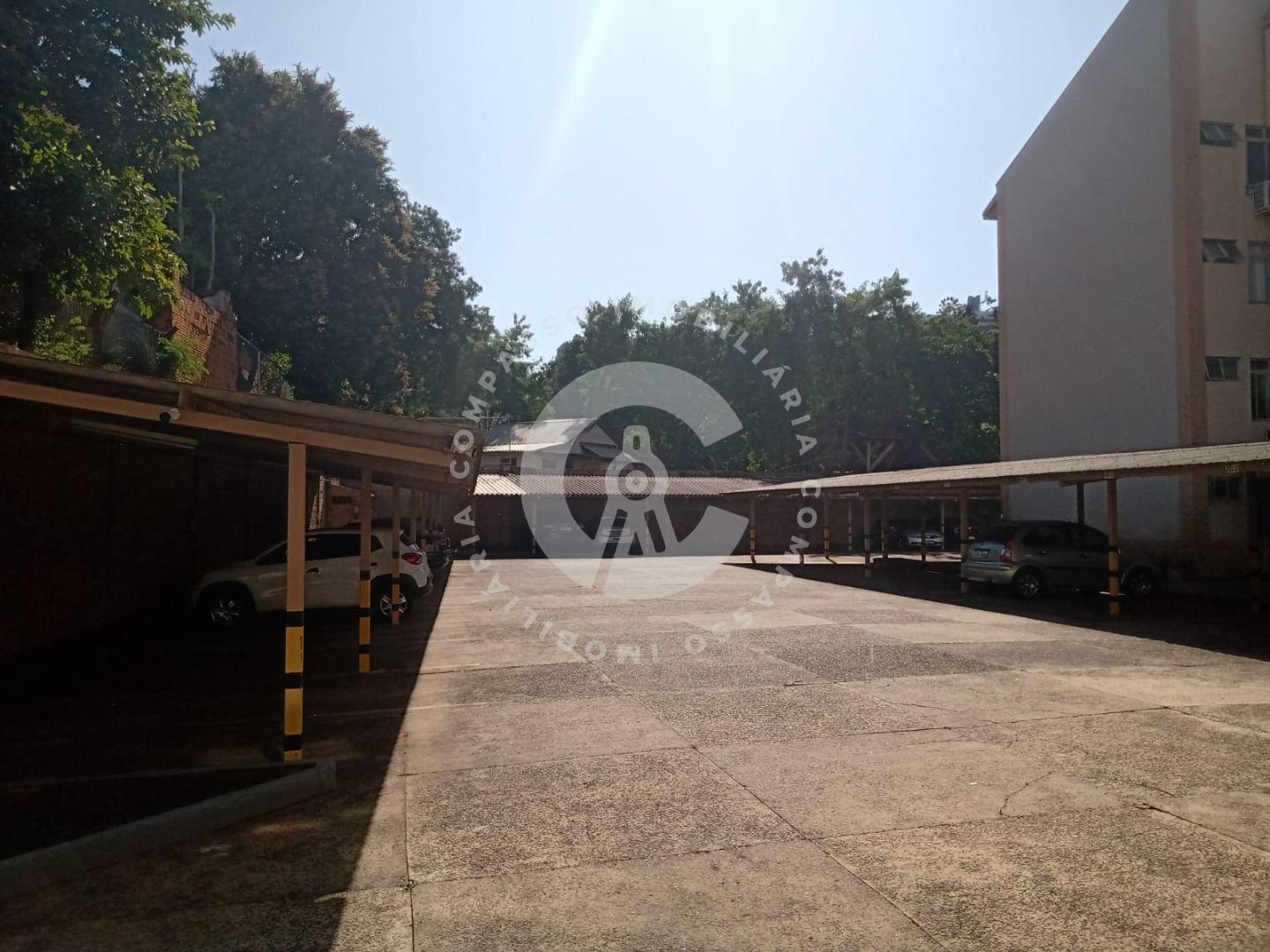 Apto no Centro por R  330 mil  2 quartos, 2 banheiros e locali...