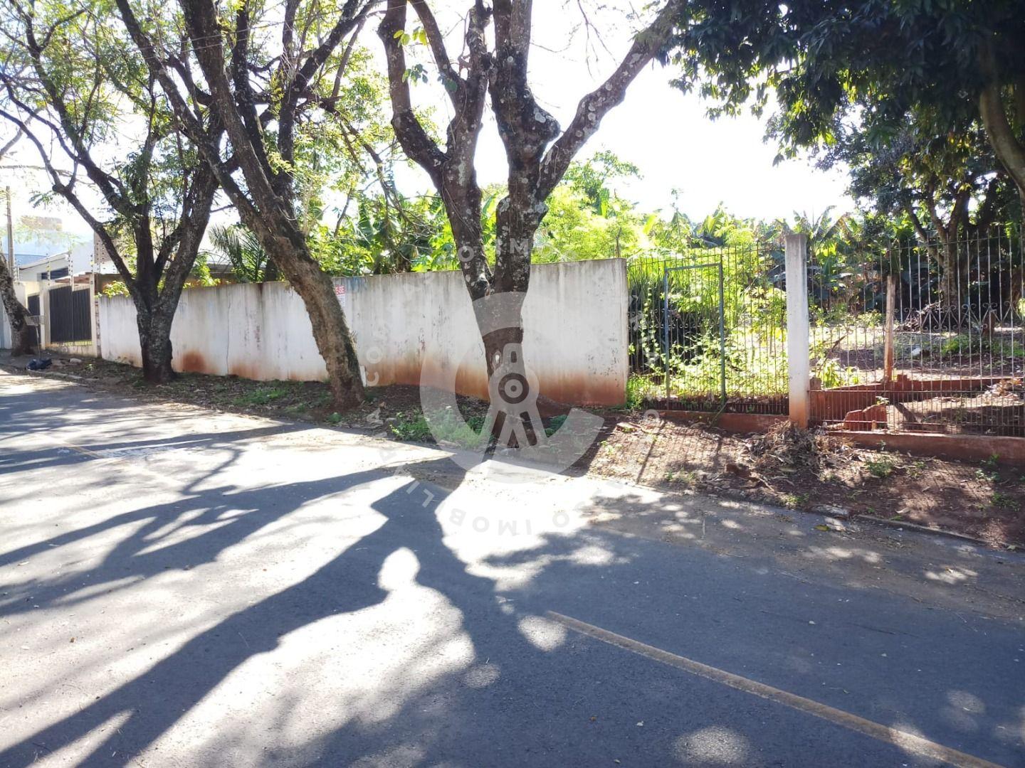 Terreno à venda com 513 m  próximo ao ginásio Costa Cavalcante...