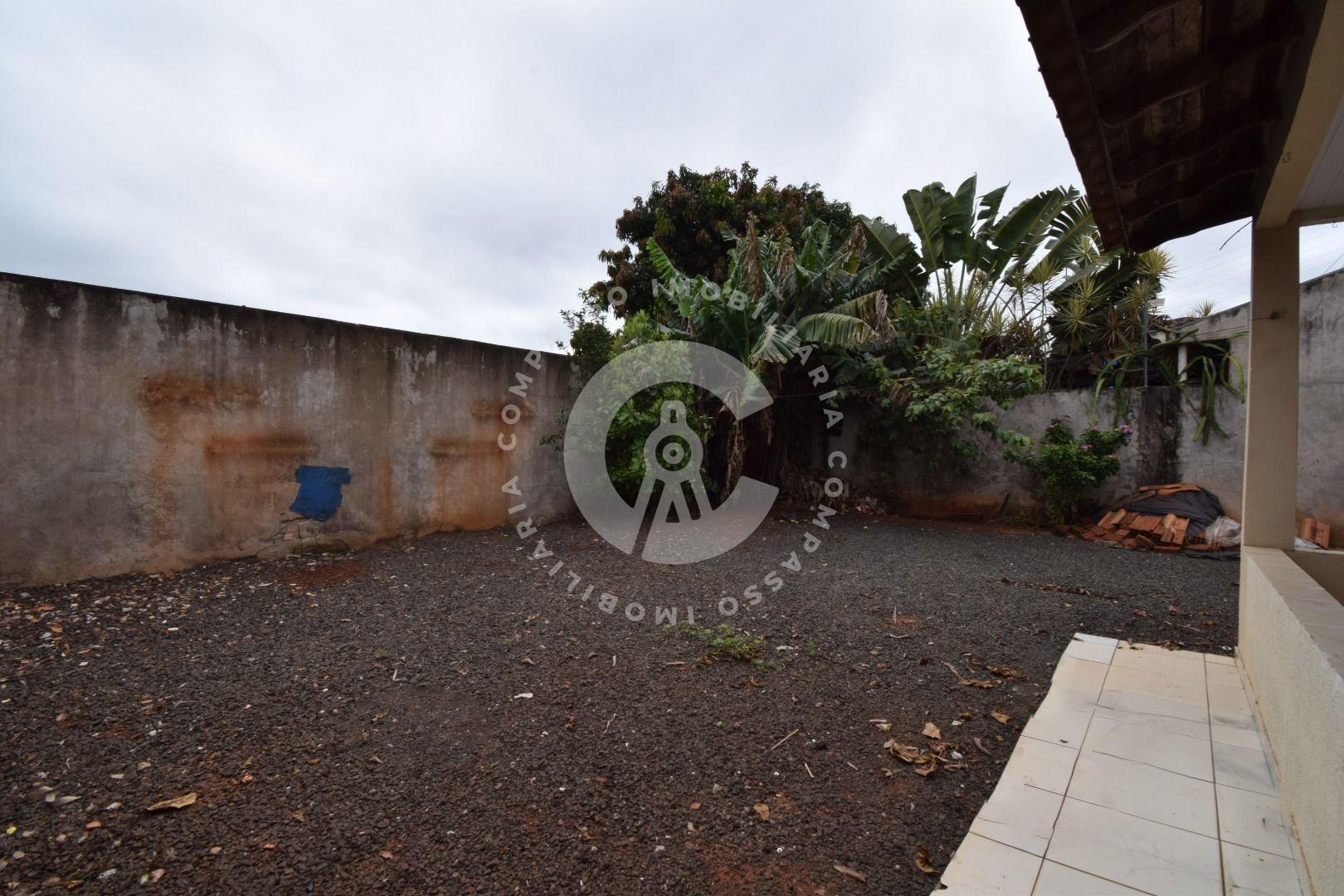 Casa com 2 dormitórios sendo uma suíte no Jardim das Flores,12...