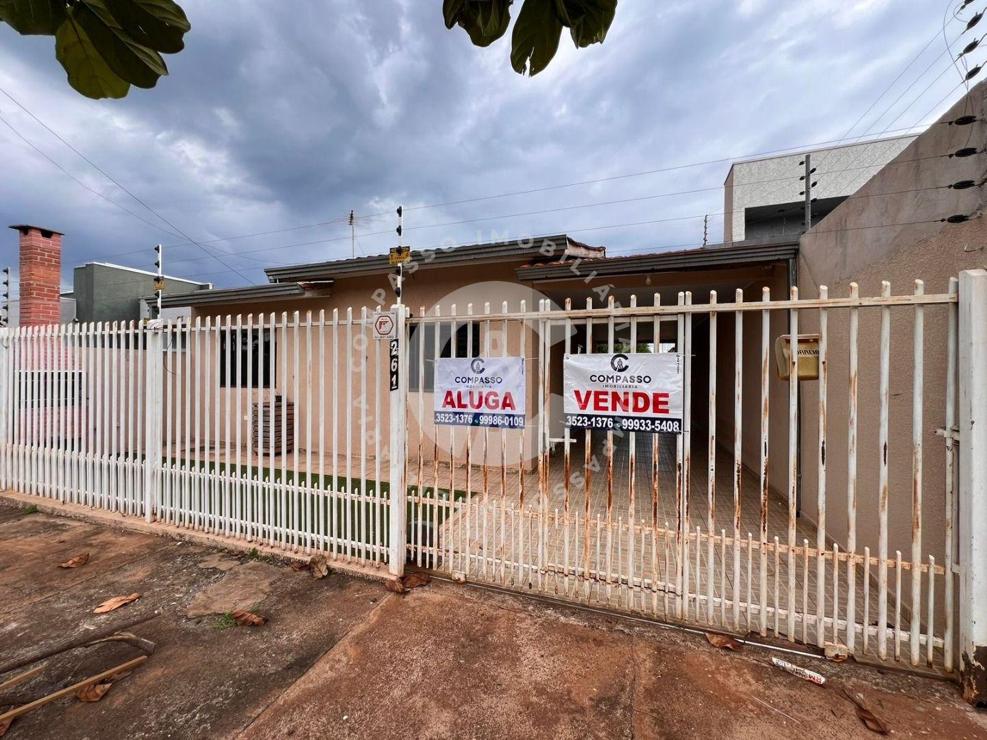 Casa à venda no Bairro sde  Três Lagoas com espaço nos fundos ...