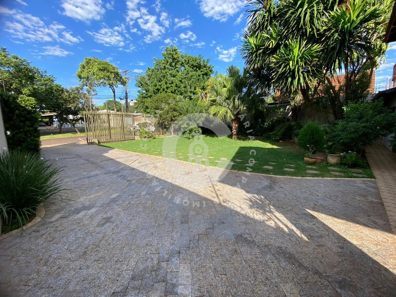 Sobrado com 4 Suítes à venda,450.00 m , FOZ DO IGUACU - PR
