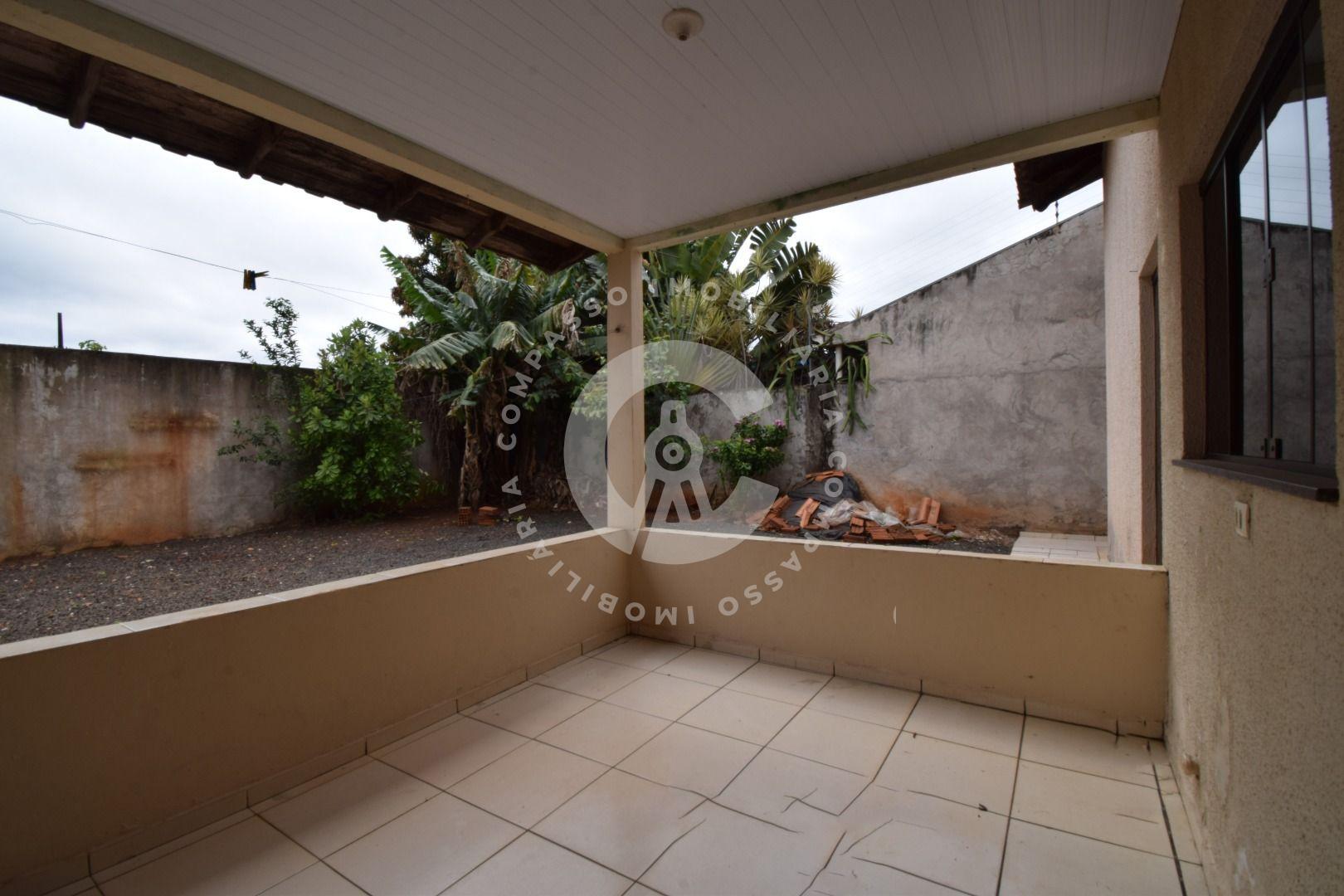 Casa com 2 dormitórios sendo uma suíte no Jardim das Flores,12...