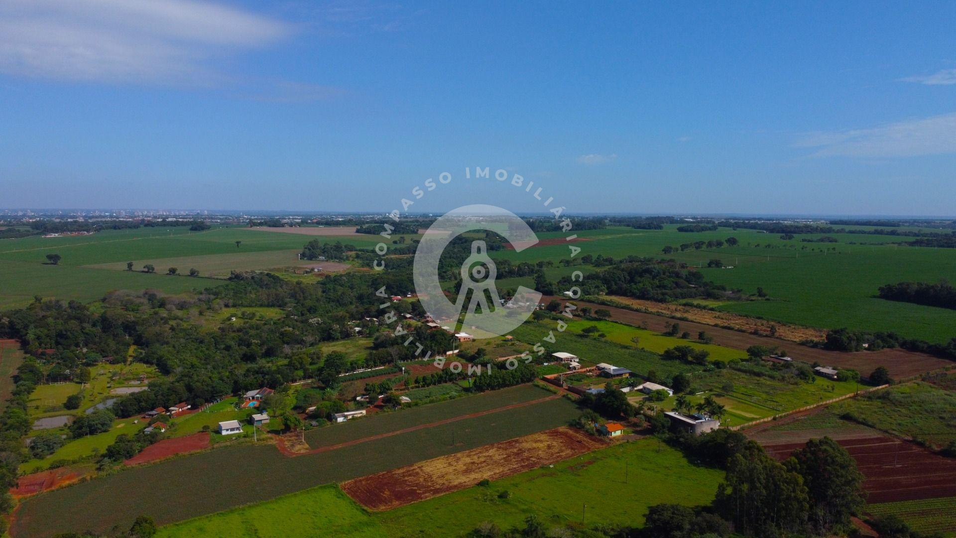 Linda chácara em Santa Terezinha com pomar, casa ampla e área ...