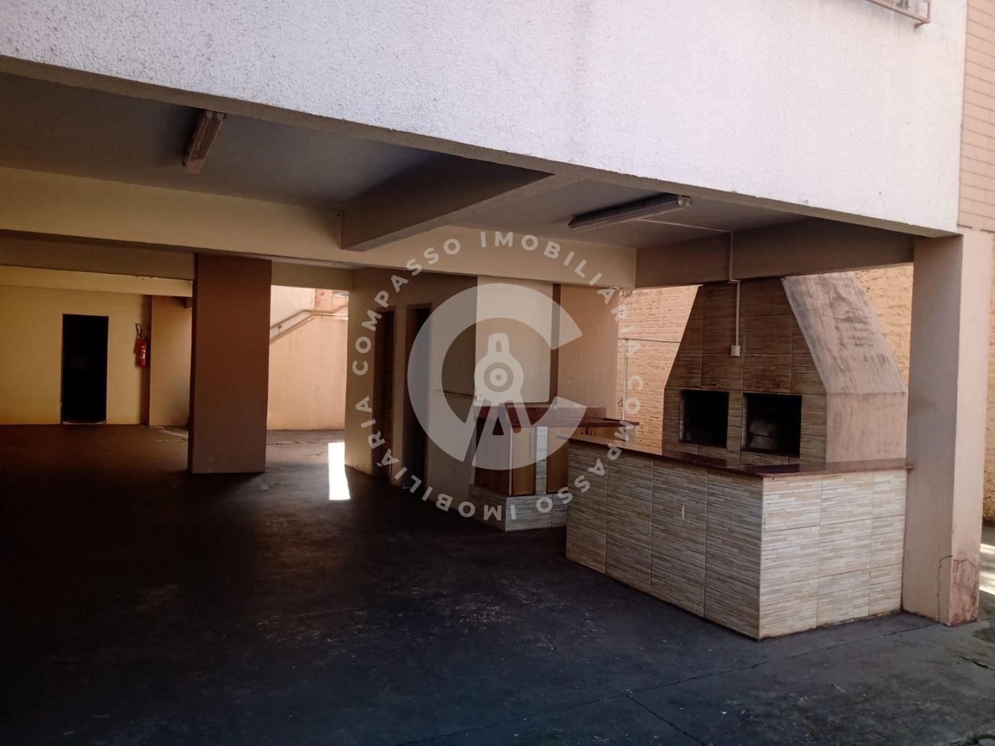 Apto no Centro por R  330 mil  2 quartos, 2 banheiros e locali...