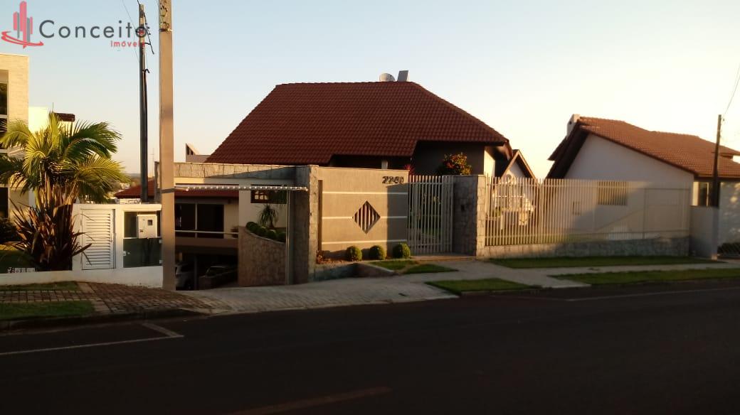 CASA BAIRRO BANCARIOS, PATO BRANCO PR. Com 500 m  de área cons...