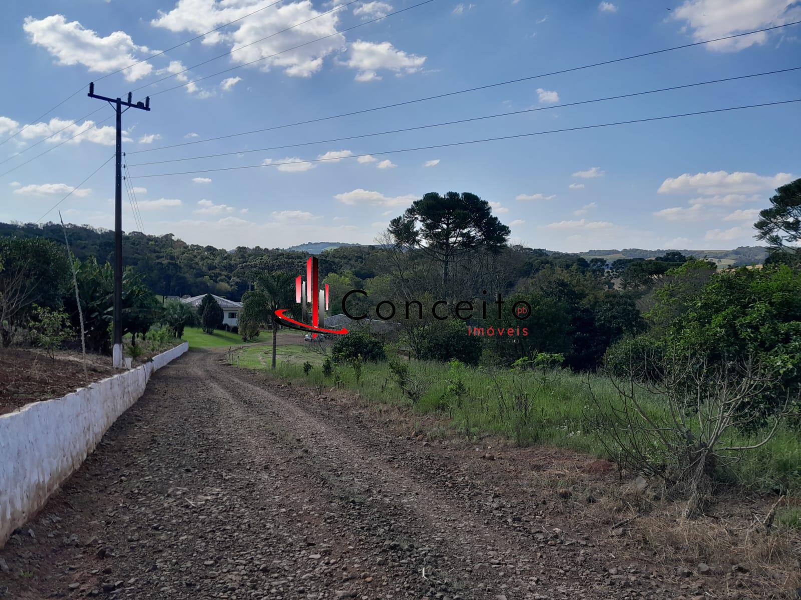 VENDE -  CHÁCARA NO INTERIOR DA CIDADE DE MARIOPOLIS - PR