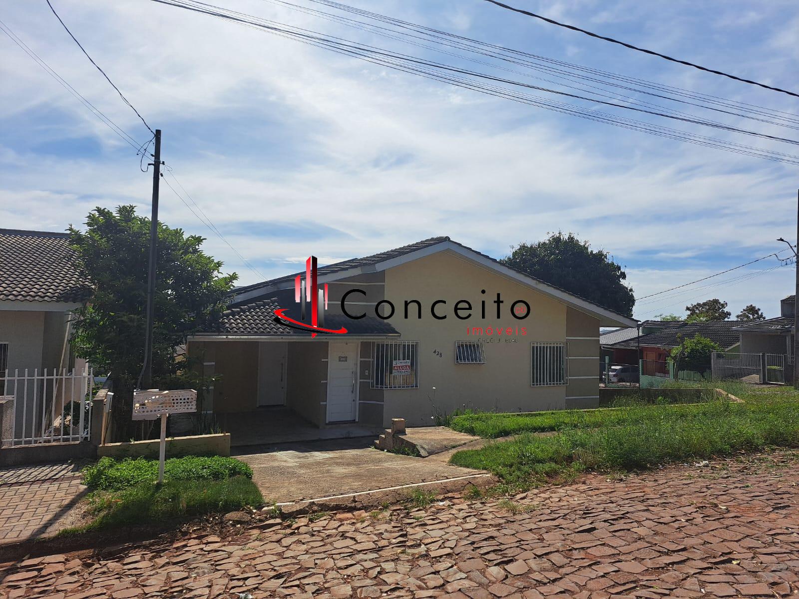 ALUGA  - CASA LOCALIZADA NO BAIRRO SAO FRANCISCO PATO BRANCO PR