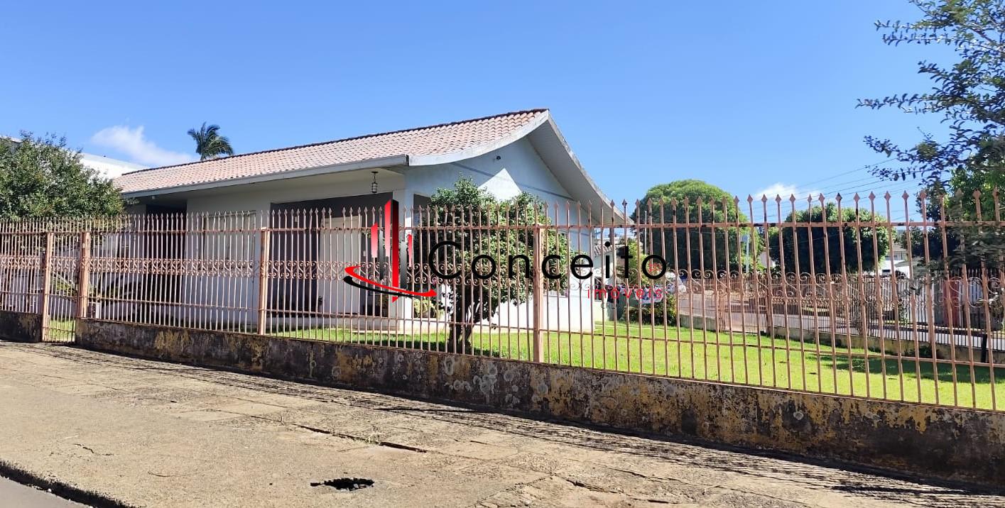 VENDE - CASA DE ESQUNA BAIRRO MENINO DEUS  PATO BRANCO - PR