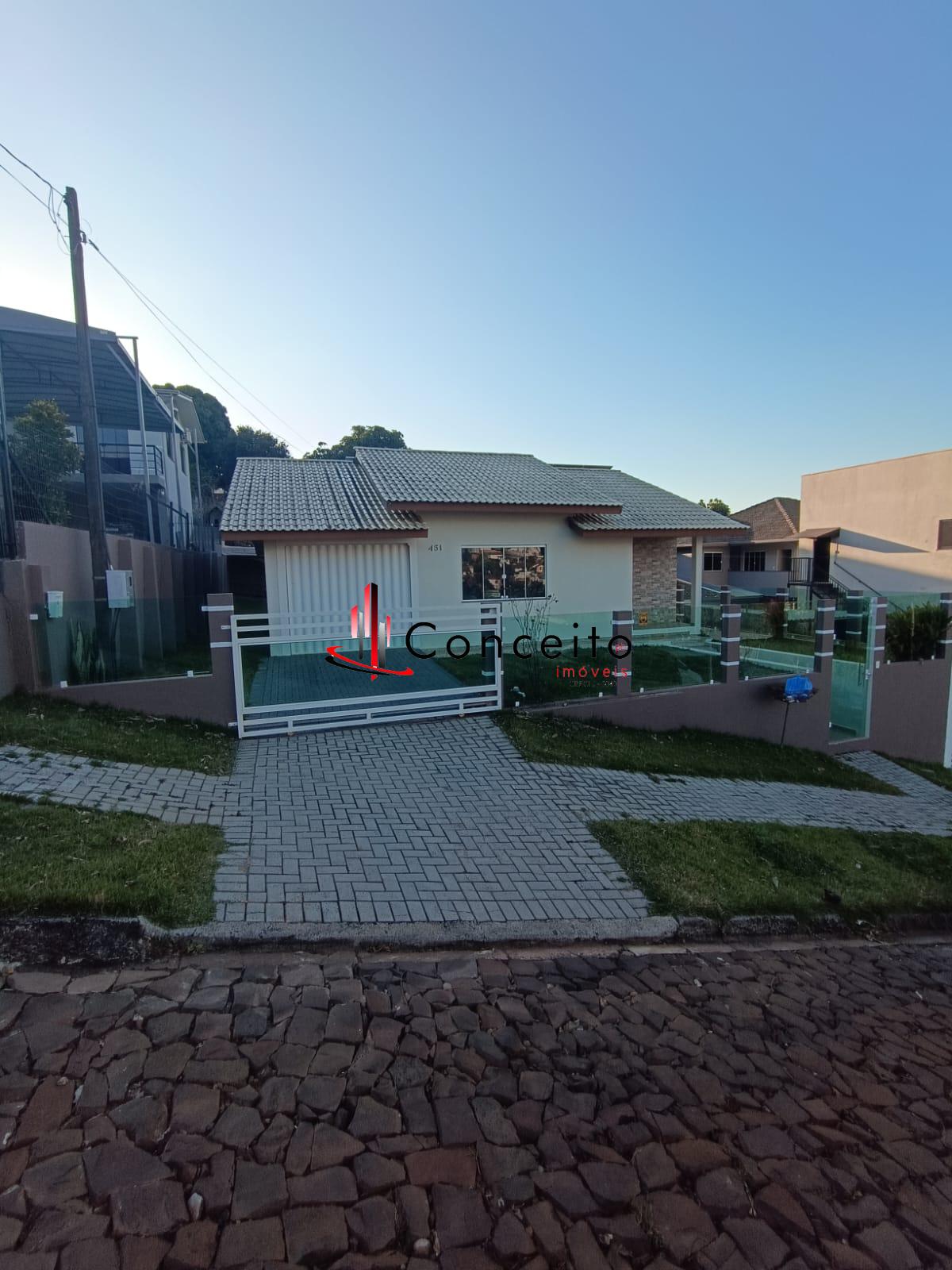 ALUGA - CASA LOCALIZADA NO BAIRRO SAMBUGARO , PATO BRANCO - PR