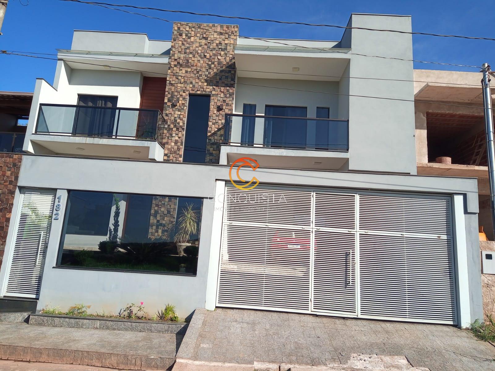 Viva com com lazer e conforto nessa casa de 4 quartos no bairr...