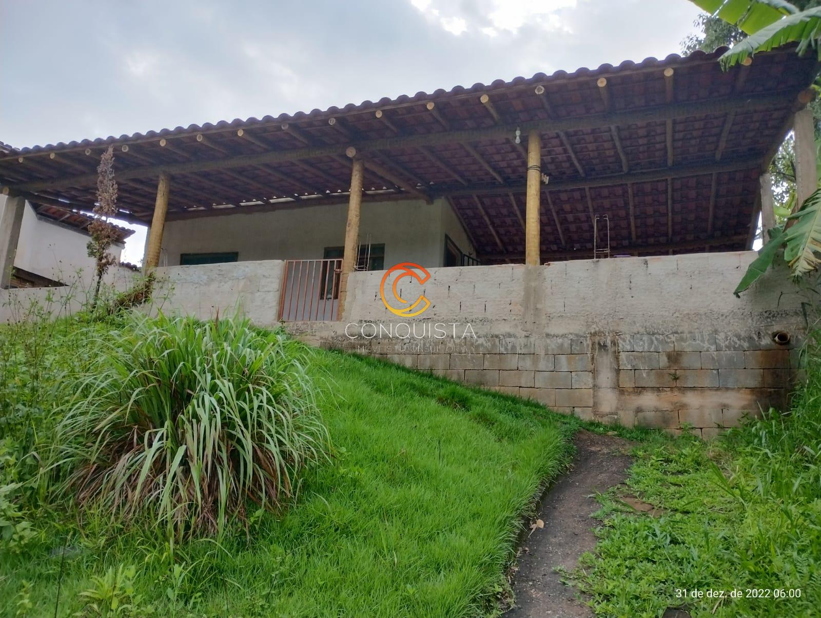 Casa dois quartos garagem coberta Chácara Três Barão de Cocais.