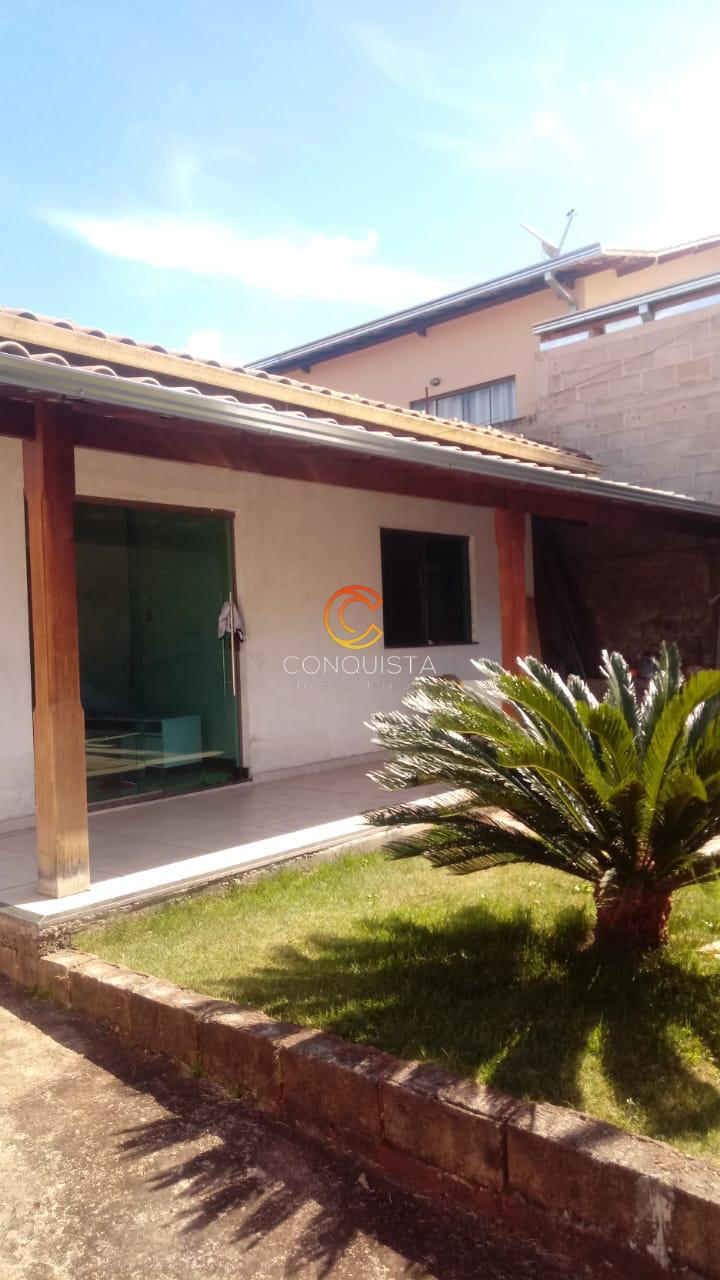 Uma casa pensada no conforto e lazer da fam?lia localizada no ...